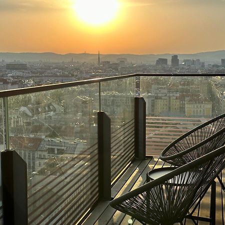 וינה Panorama Sky Apartment I Rooftop Pool I Metro Station מראה חיצוני תמונה